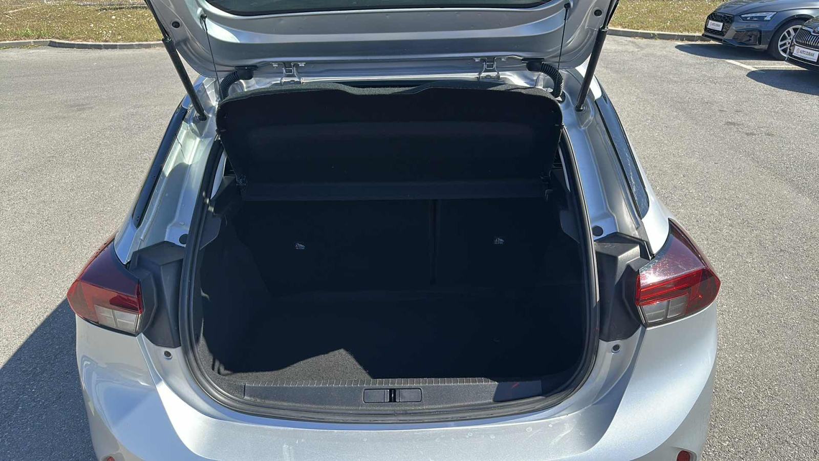 OPEL CORSA 2023 • PREMIUM jamstvo • AutoZubak Rabljena, fotografija 12