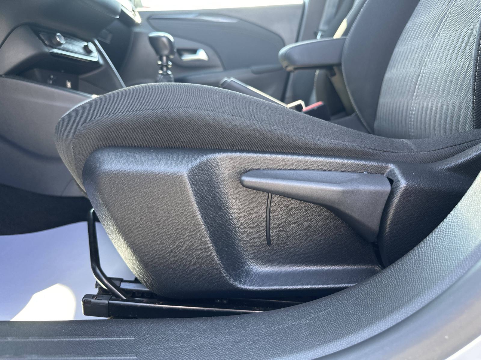 OPEL CORSA 2023 • PREMIUM jamstvo • AutoZubak Rabljena, fotografija 20