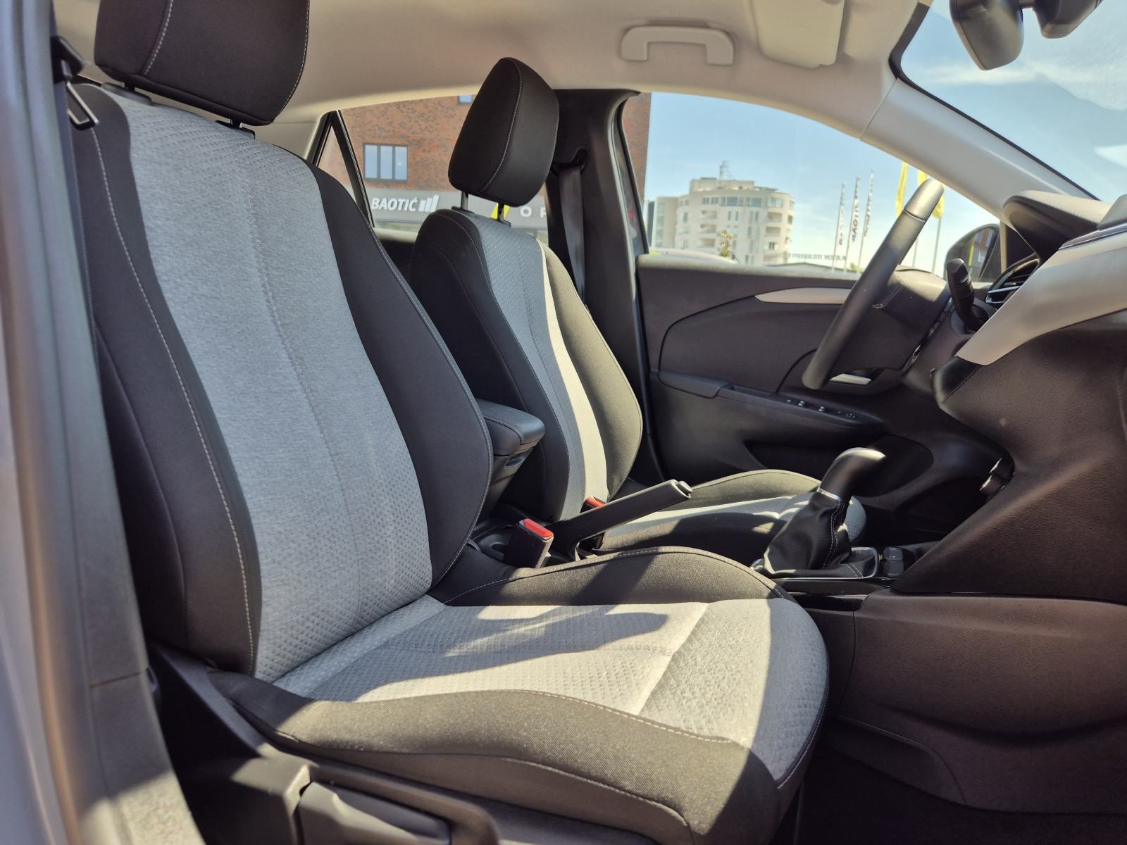 Opel Corsa Edition 1,2 55kw, fotografija 12