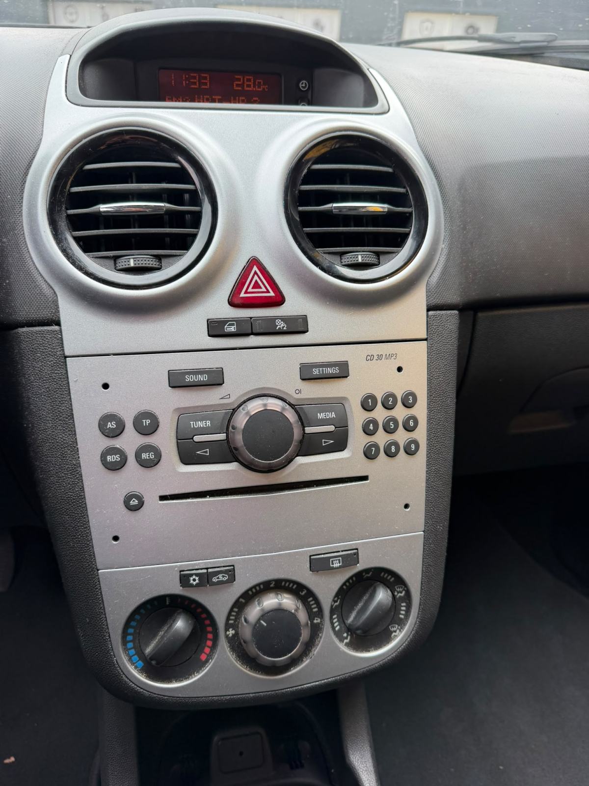 Opel Corsa eNJOY 1,3 CDTI 70kW Reg do 07/27, fotografija 10