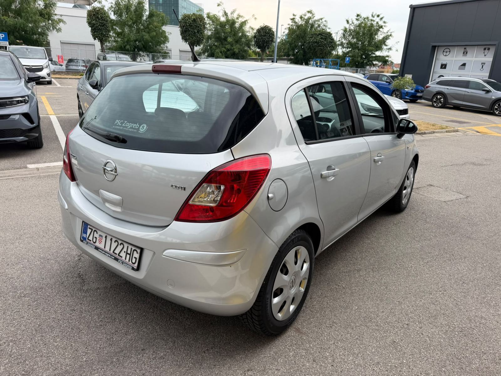 Opel Corsa eNJOY 1,3 CDTI 70kW Reg do 07/27, fotografija 2