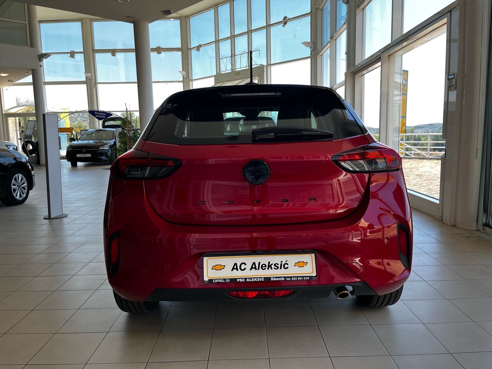 Opel Corsa GS 1,2 MT6 -JAMSTVO- Park. kamera, Zimski paket, Sport mode, fotografija 6
