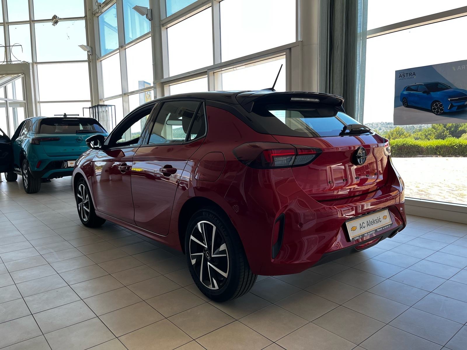Opel Corsa GS 1,2 MT6 -JAMSTVO- Park. kamera, Zimski paket, Sport mode, fotografija 7
