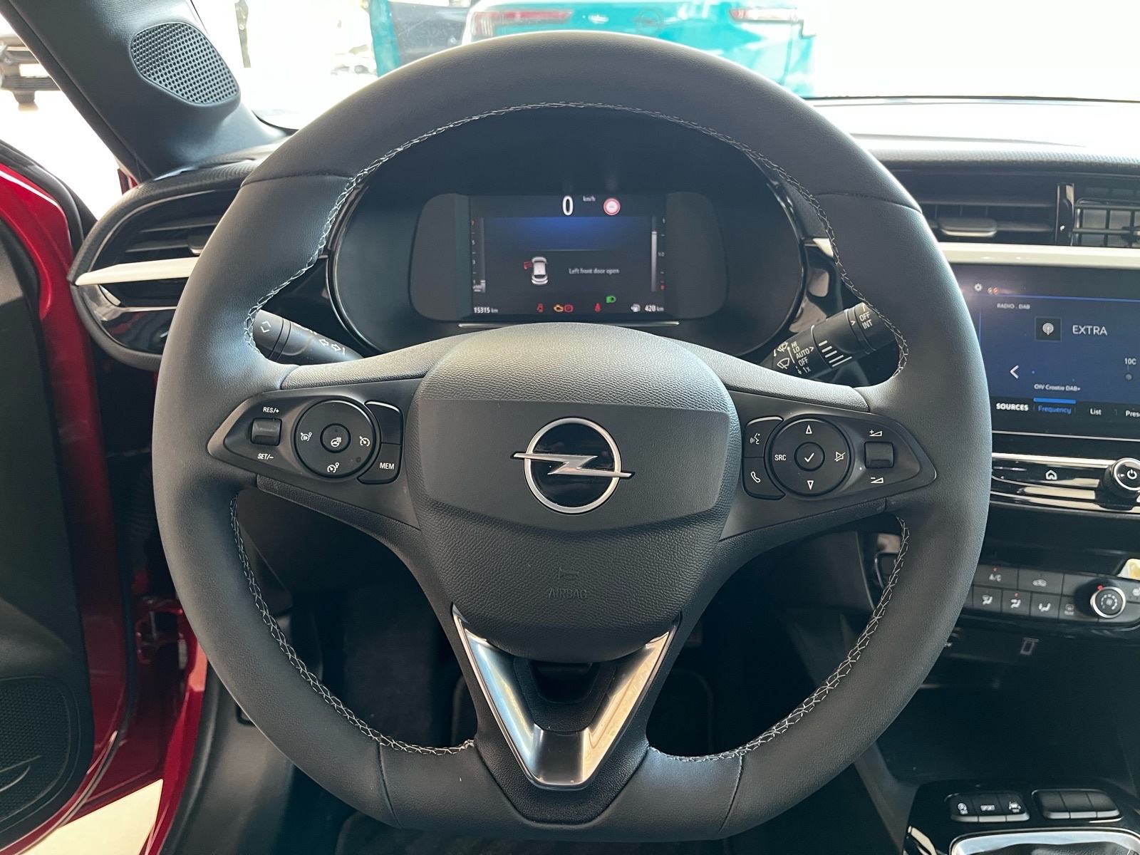Opel Corsa GS 1,2 MT6 -JAMSTVO- Park. kamera, Zimski paket, Sport mode, fotografija 12