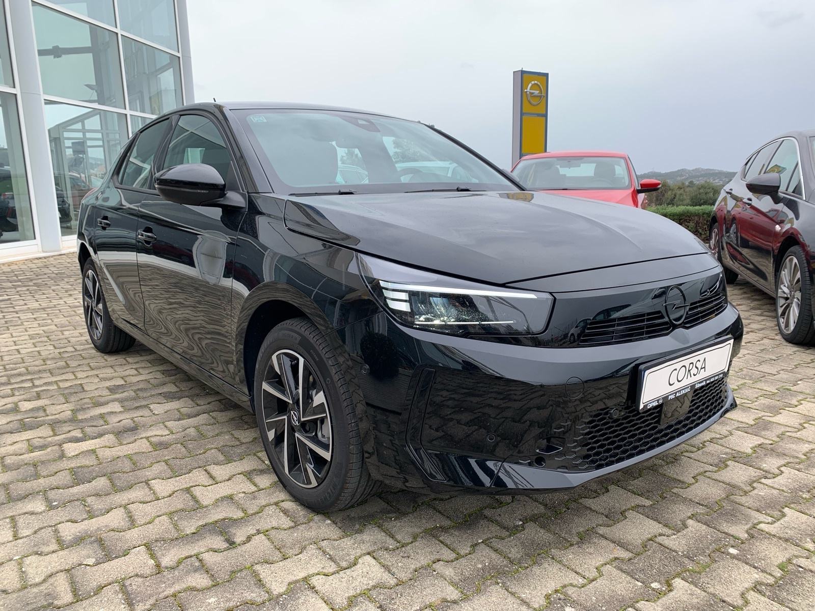 Opel Corsa GS 1,2 MT6 -JAMSTVO- Park. kamera, Zimski paket, Sport mode, fotografija 3