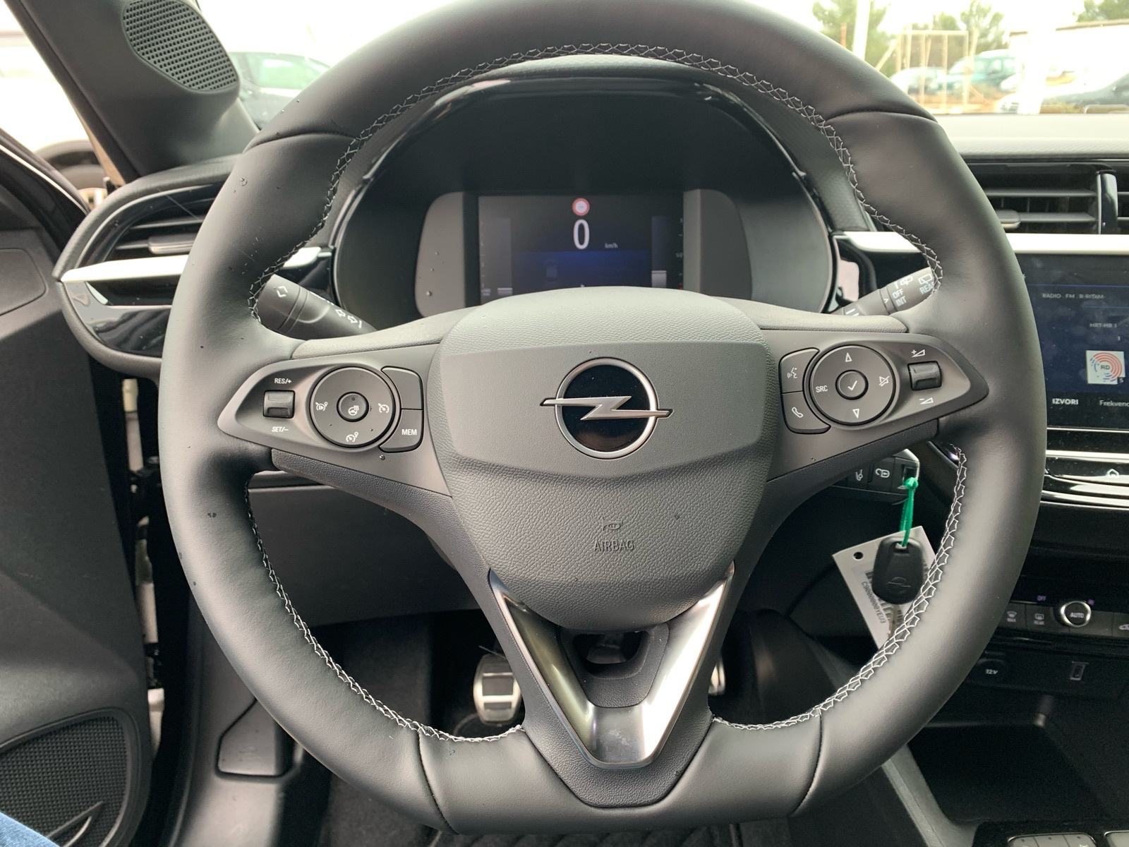 Opel Corsa GS 1,2 MT6 -JAMSTVO- Park. kamera, Zimski paket, Sport mode, fotografija 10