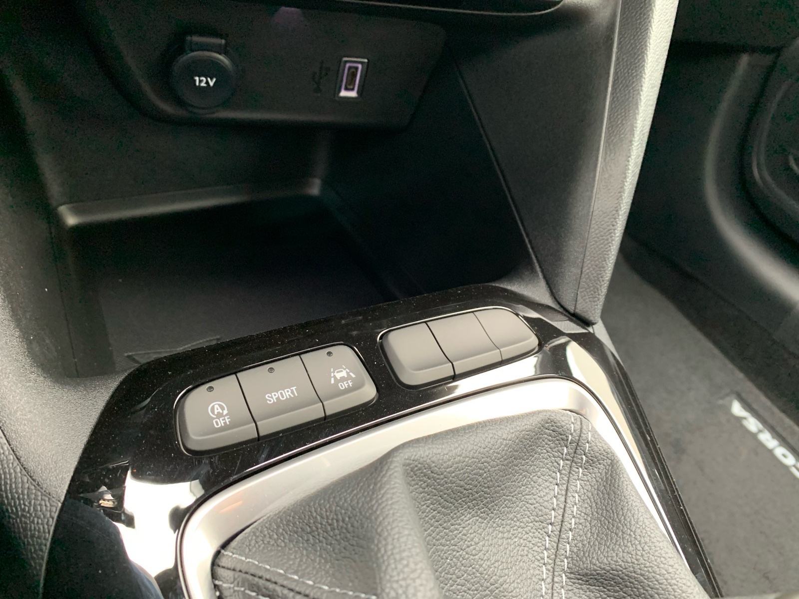 Opel Corsa GS 1,2 MT6 -JAMSTVO- Park. kamera, Zimski paket, Sport mode, fotografija 14