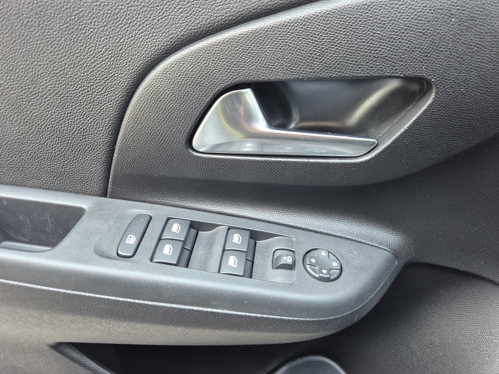 Opel Corsa GS-Line 1,2 74kW, fotografija 13