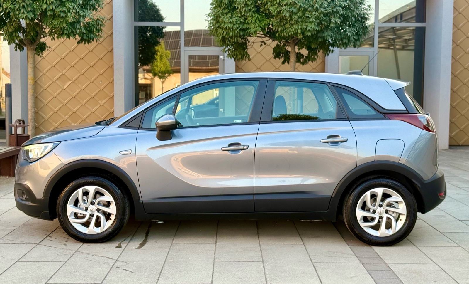 OPEL CROSSLAND 1.2, 2017.God, 131.000km,SERVIS, PARK SENZ, LINE ASSIST, fotografija 3