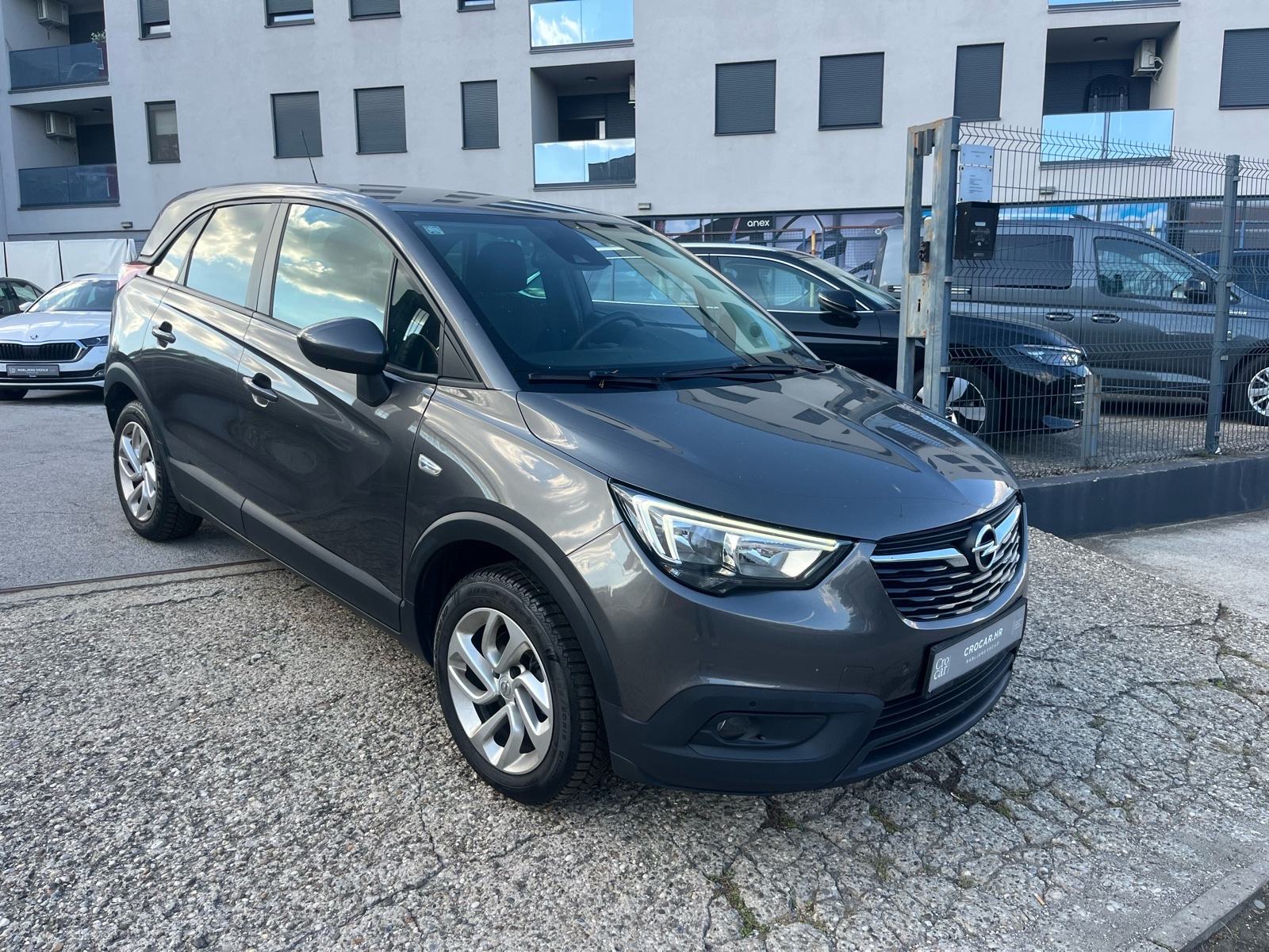 Opel Crossland 1,2 Automatik 1.VL Nije uvoz, pogled izvana - slika 1