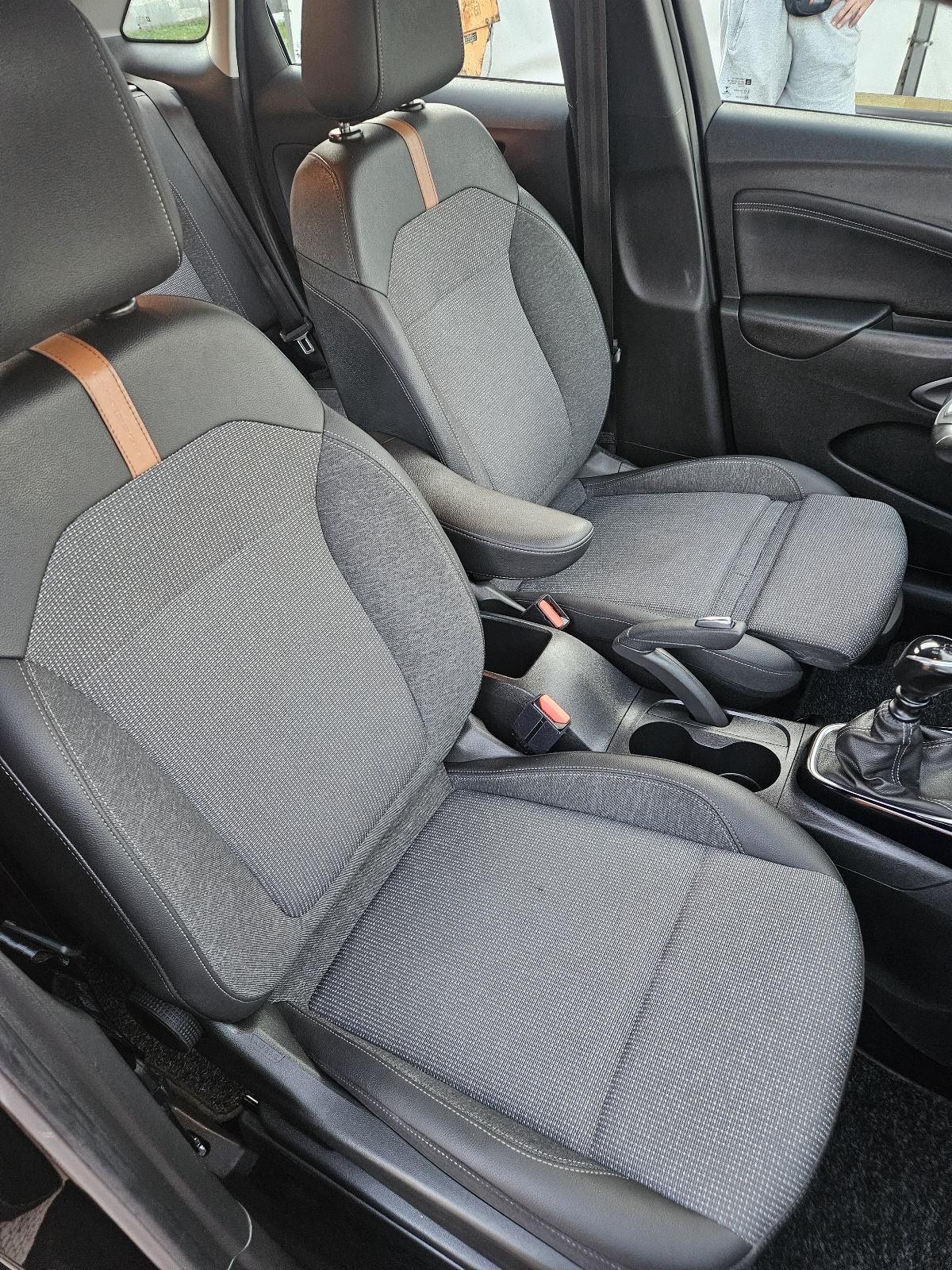 Opel Crossland 1,2 DESIGN, fotografija 13