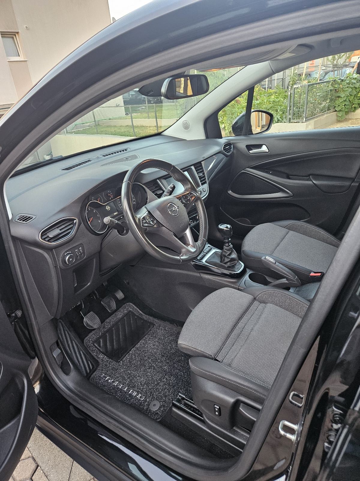Opel Crossland 1,2 DESIGN, fotografija 11