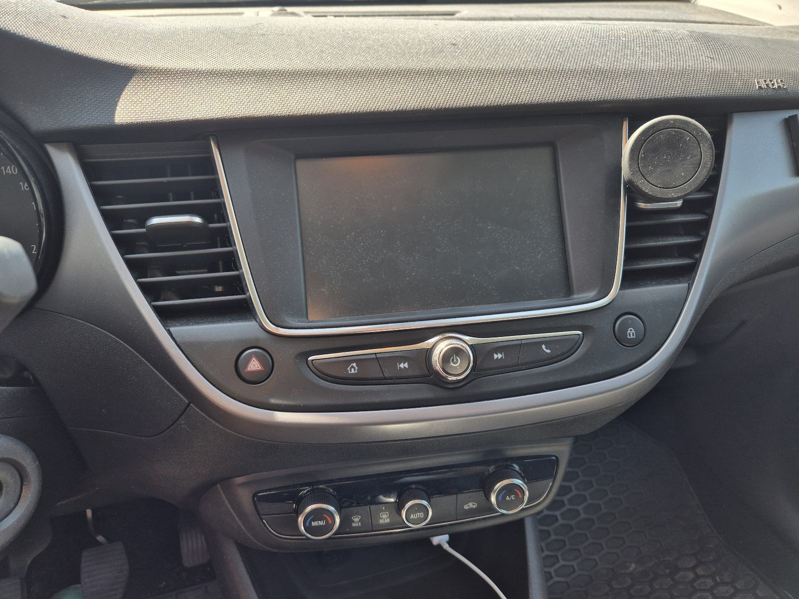 Opel Crossland 1,2, fotografija 7