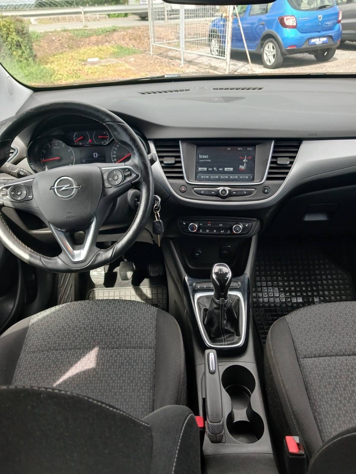 Opel Crossland 1.2 T, fotografija 8