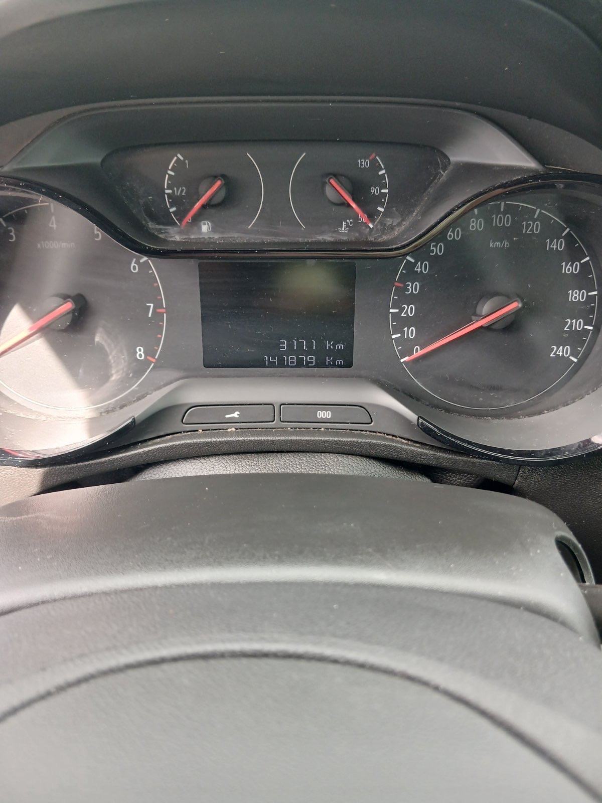 Opel Crossland 1.2 T, fotografija 10