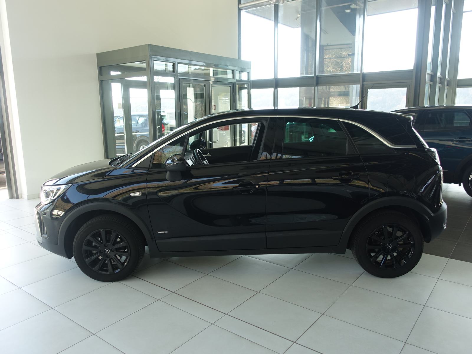 Opel Crossland 1,2 Turbo 130 automatik / HR auto / JAMSTVO + REG.06/27, fotografija 6