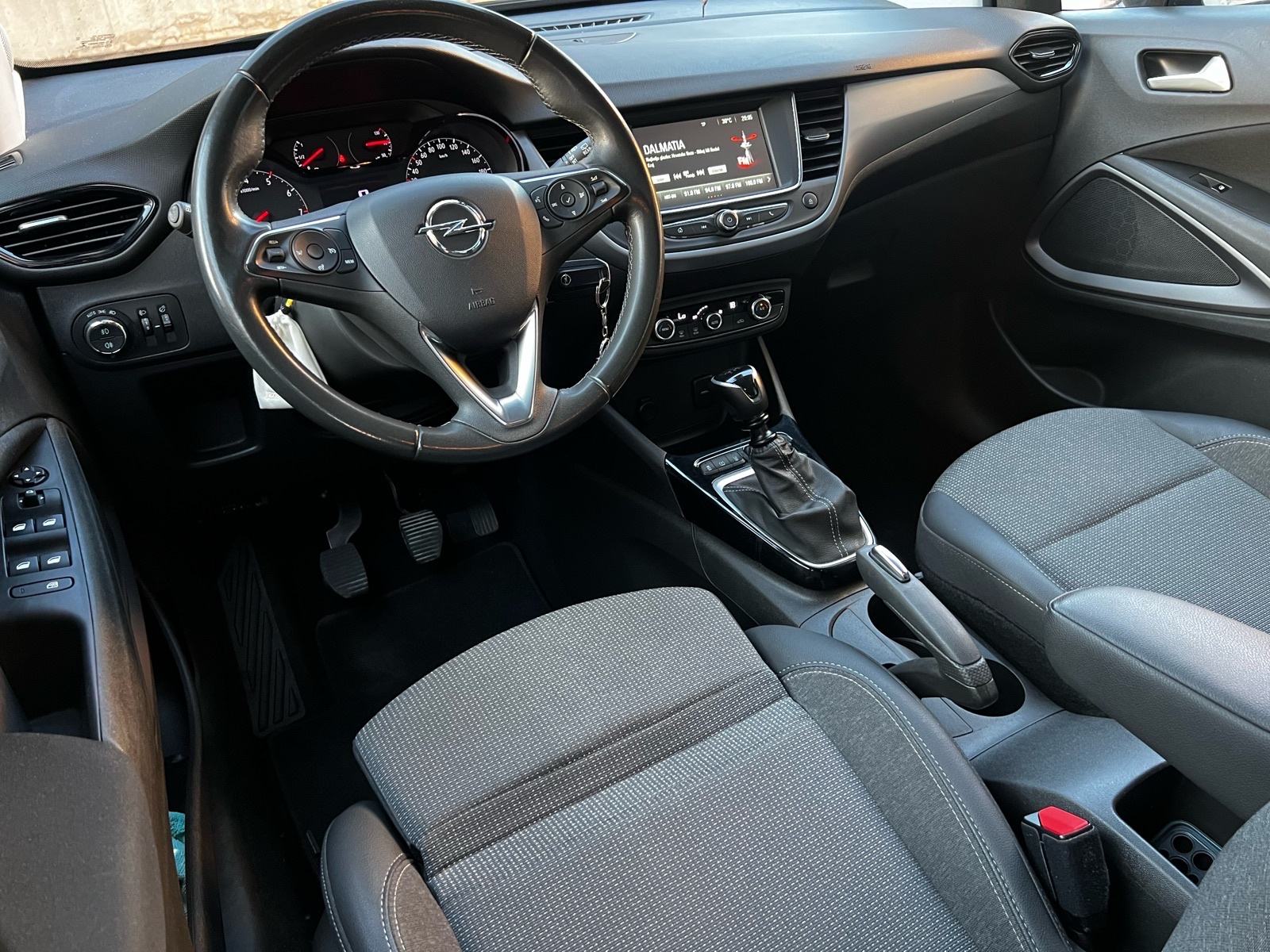 Opel Crossland 1,2 Turbo Business, 81 kw, 1. vlasnik, HR, fotografija 14