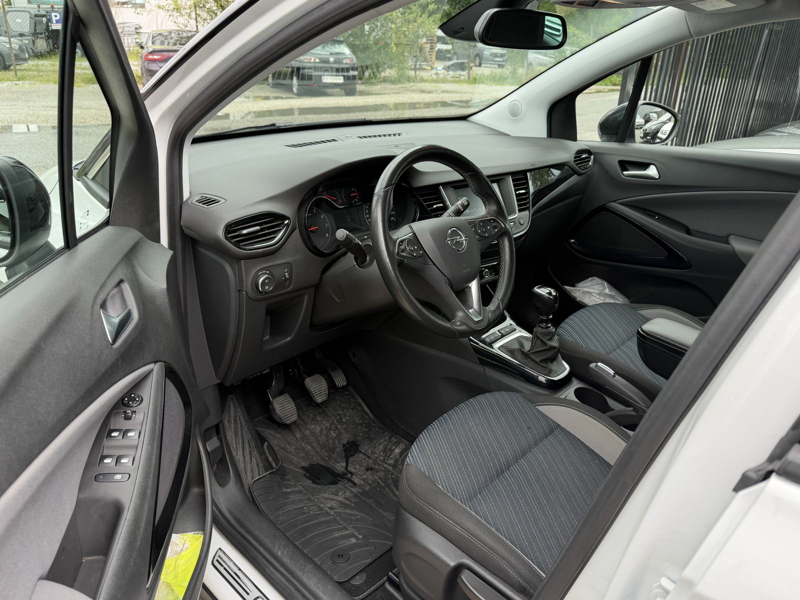 Opel Crossland 1,2 Turbo -POTVRDA KM-VELIKI+MALI SERVIS-REG.11/26, fotografija 11