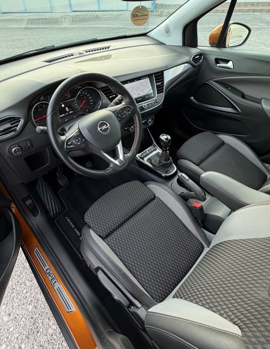 Opel Crossland 1,2 Turbo, fotografija 9