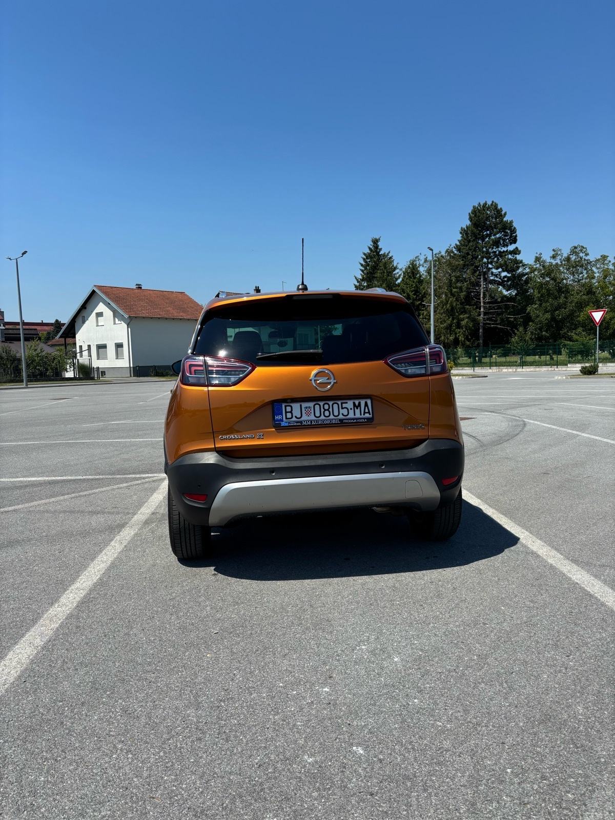 Opel Crossland 1,2 Turbo, fotografija 3