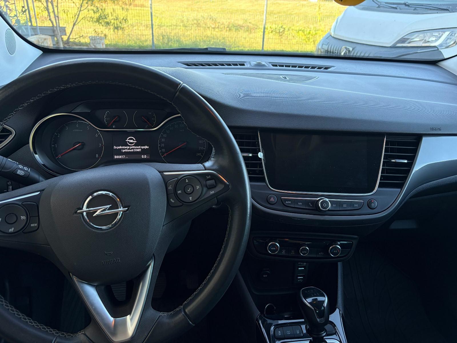Opel Crossland 1,2 Turbo, fotografija 6
