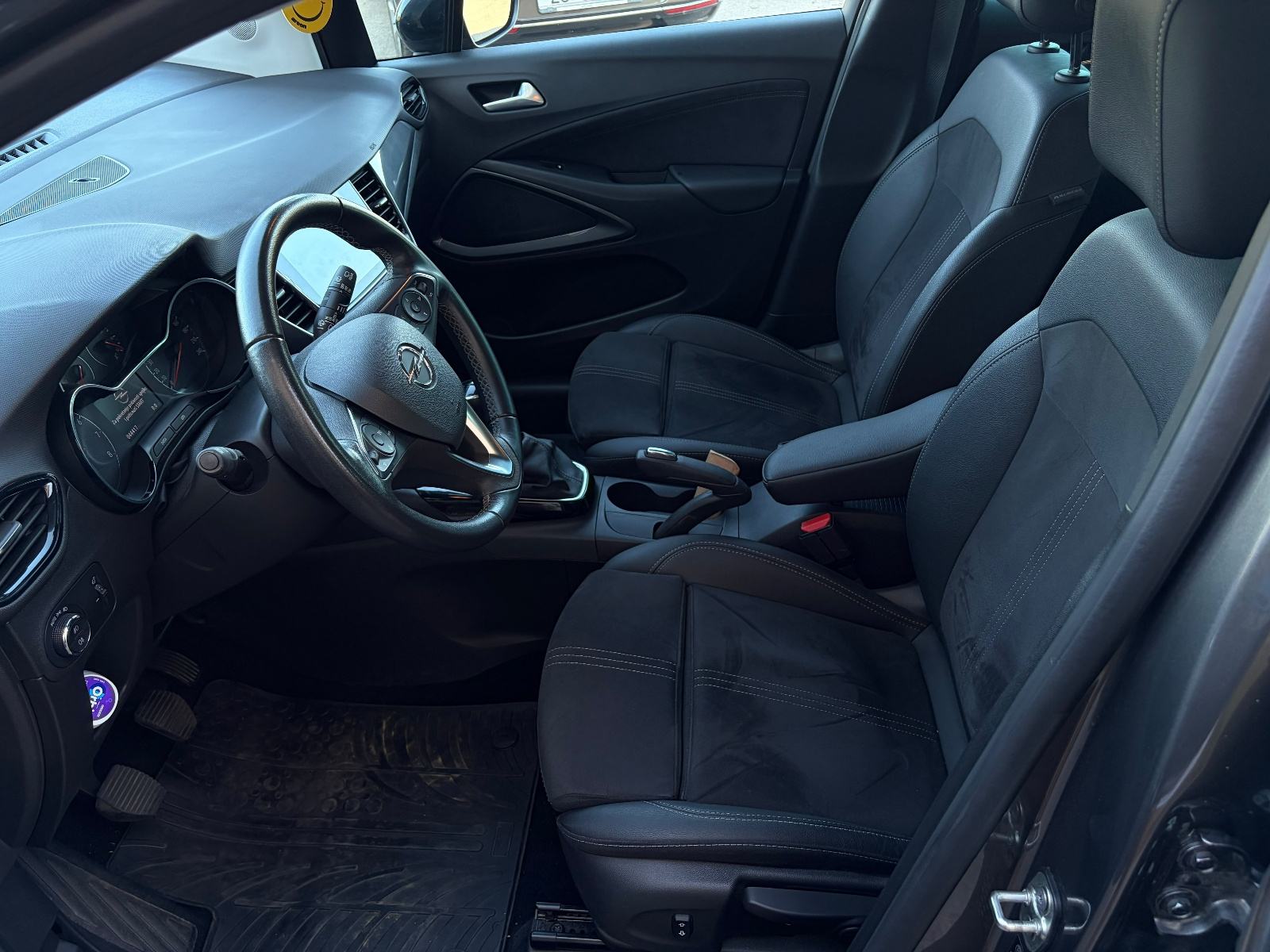 Opel Crossland 1,2 Turbo, fotografija 8