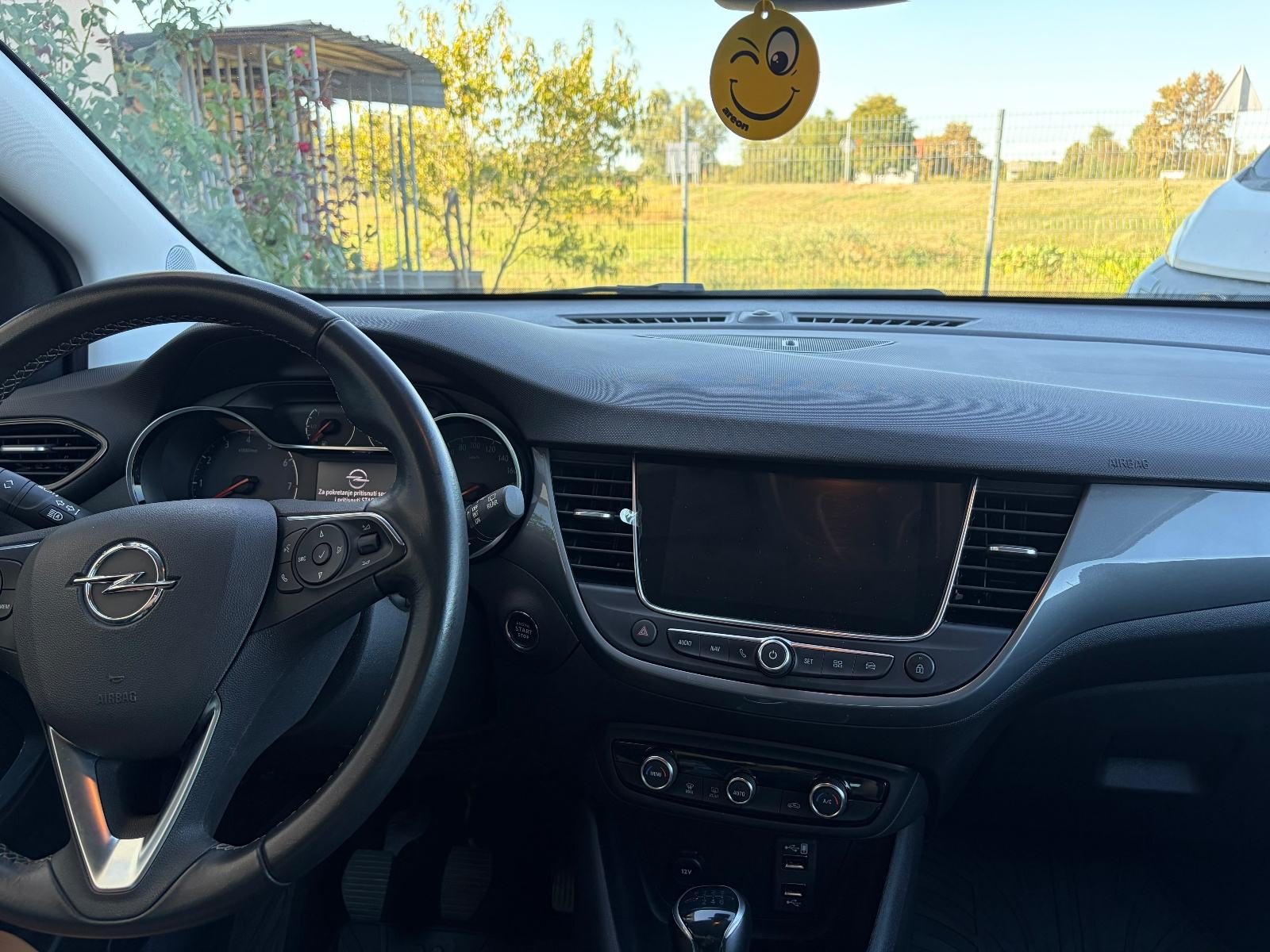 Opel Crossland 1,2 Turbo, fotografija 5