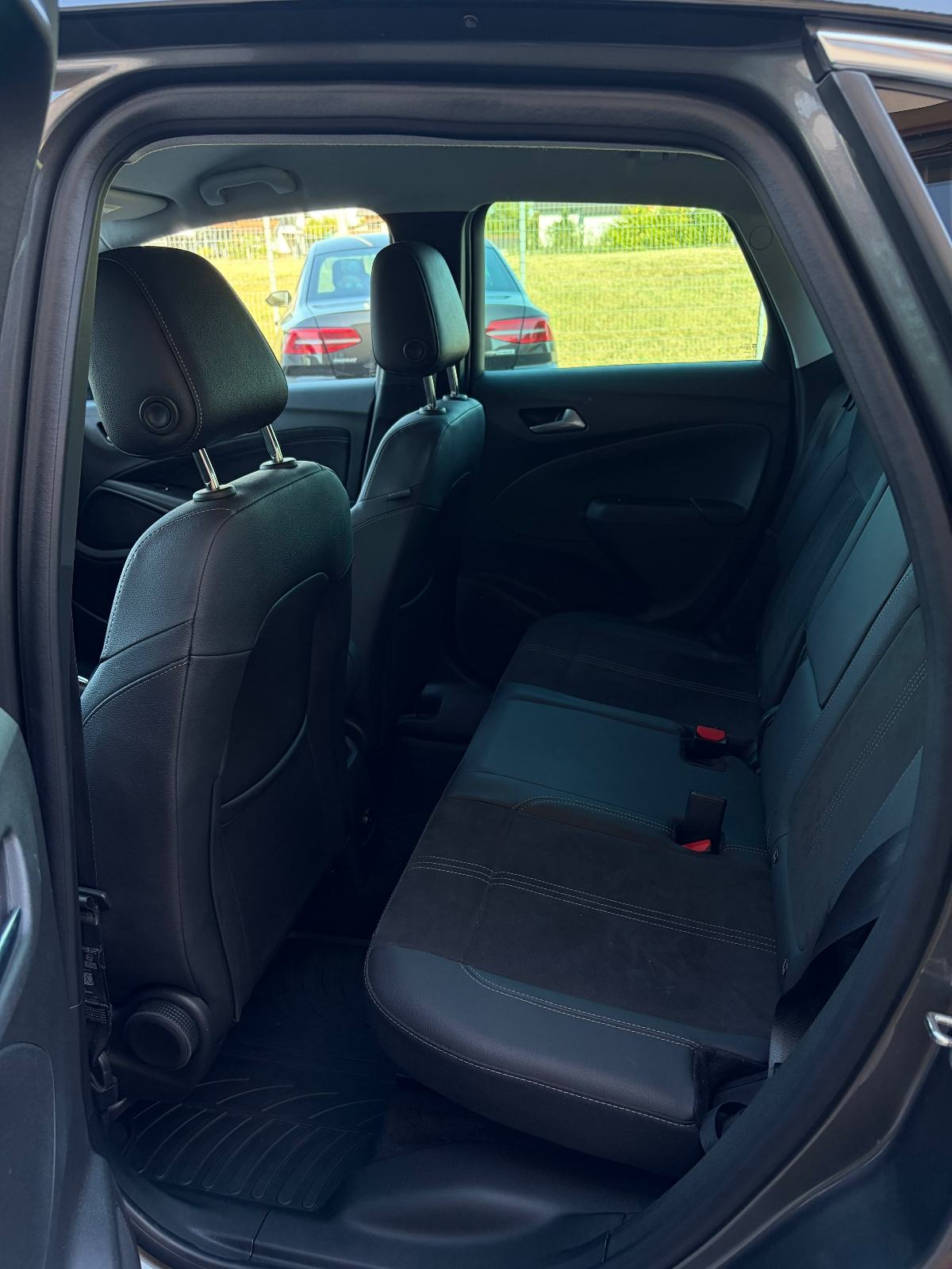 Opel Crossland 1,2 Turbo, fotografija 14