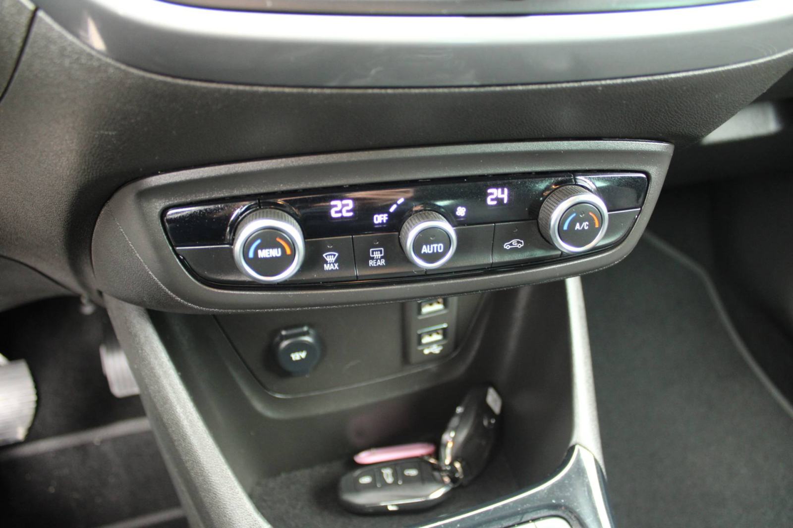 Opel Crossland 1.2 Turbo Ultimate *LED, NAVIGACIJA, KAMERA*, fotografija 18
