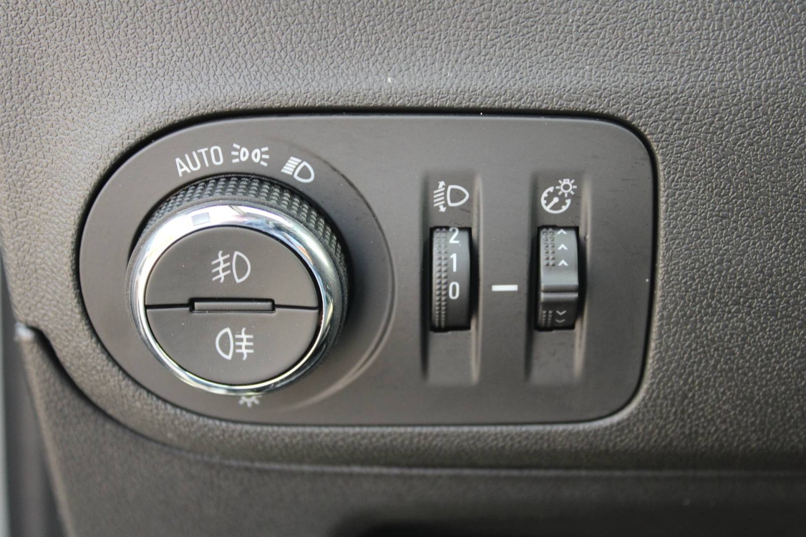 Opel Crossland 1.2 Turbo Ultimate *LED,NAVIGACIJA,KAMERA*, fotografija 16