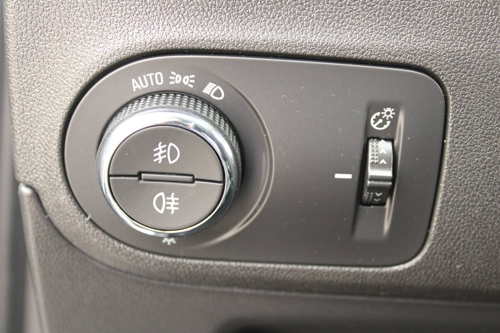 Opel Crossland 1.2 turbo Ultimate *LED, NAVIGACIJA, KAMERA*, fotografija 15