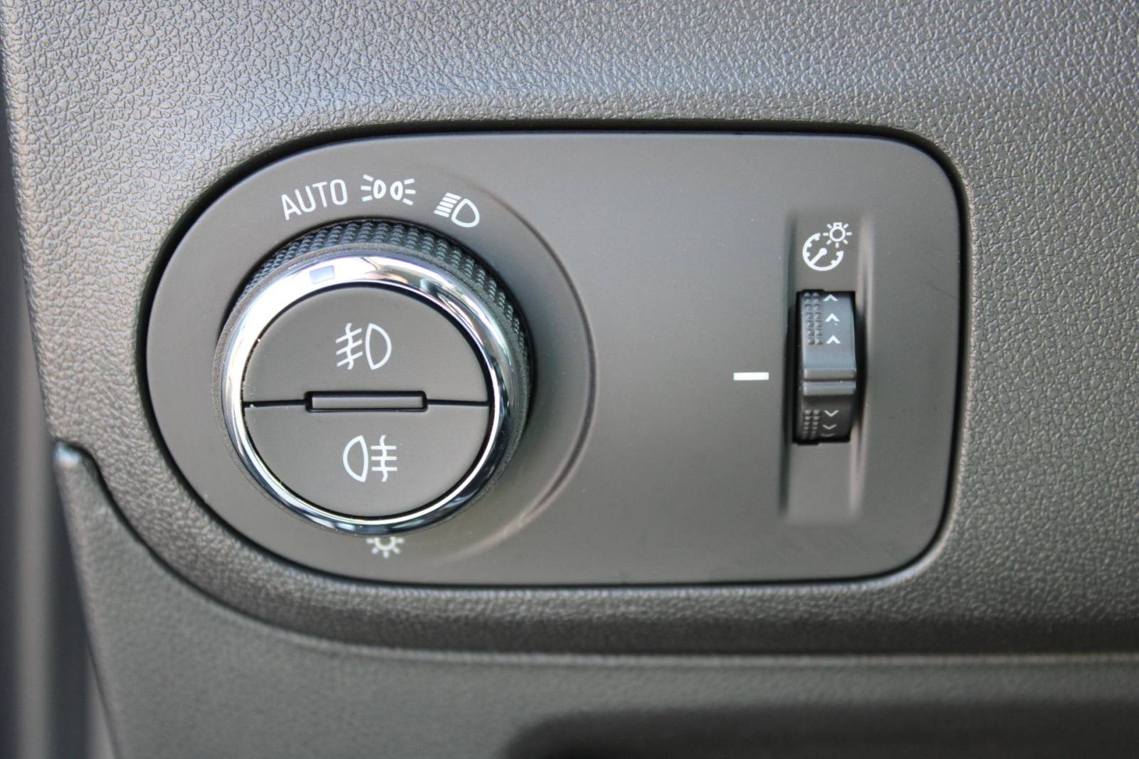 Opel Crossland 1.2 Turbo Ultimate *LED, NAVIGACIJA, KAMERA*, fotografija 15