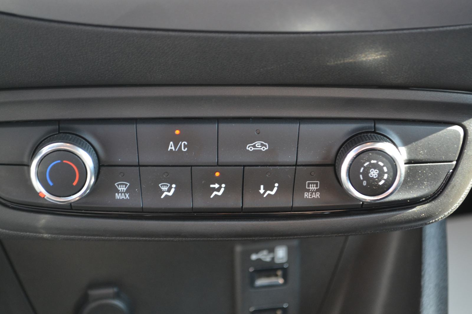 Opel Crossland 1,5 automatik *** rata 185€ BEZ UČEŠĆA *** SERVISNA **, fotografija 10
