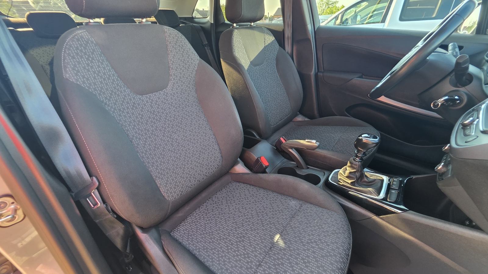 Opel Crossland X Enjoy 1.5D 2022 god., fotografija 14