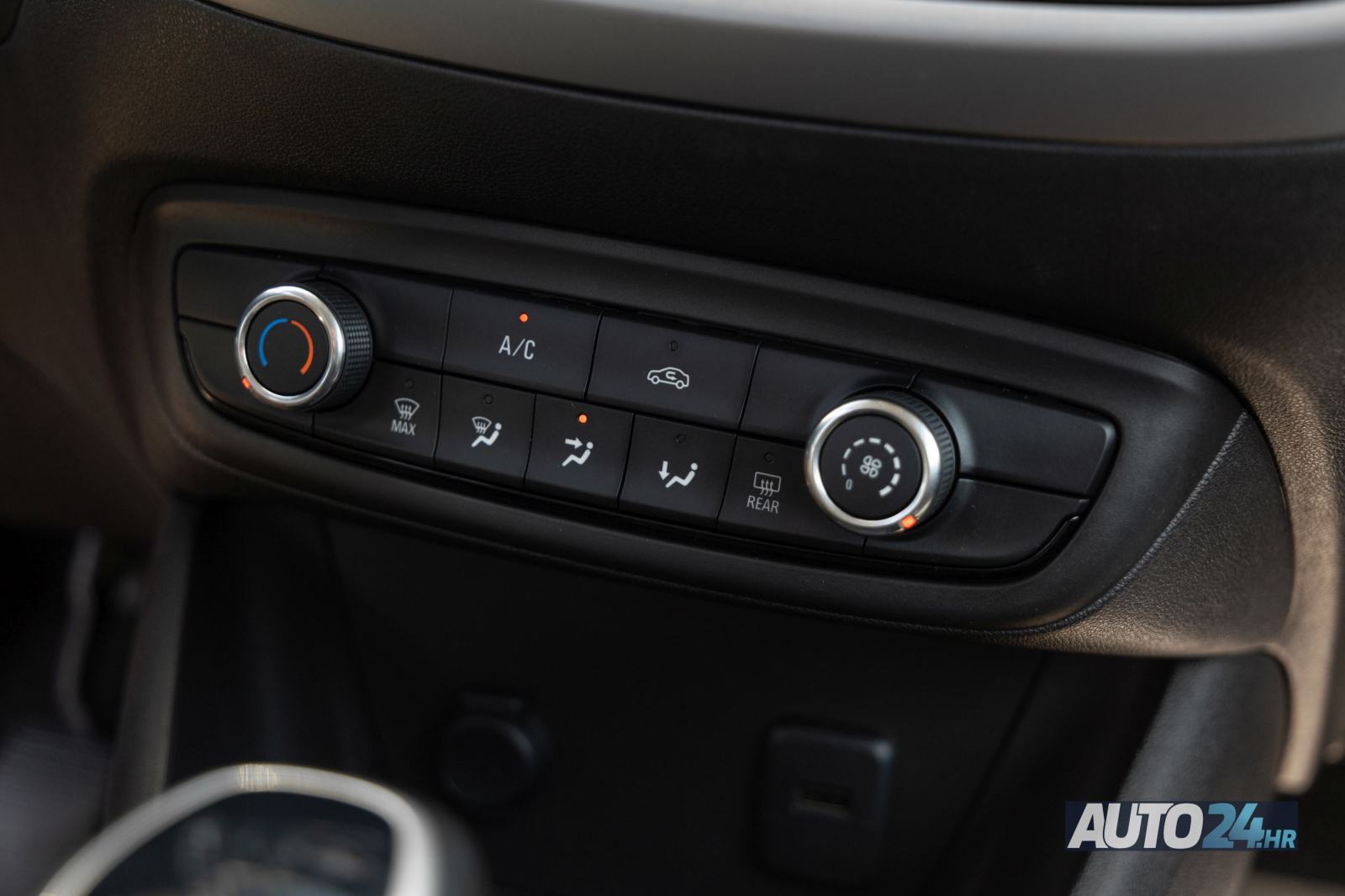Opel Crossland 1,5 D|RATA 134€|1 VL|41 TKM|HR AUTO|SERVISNA|JAMSTVO, fotografija 12
