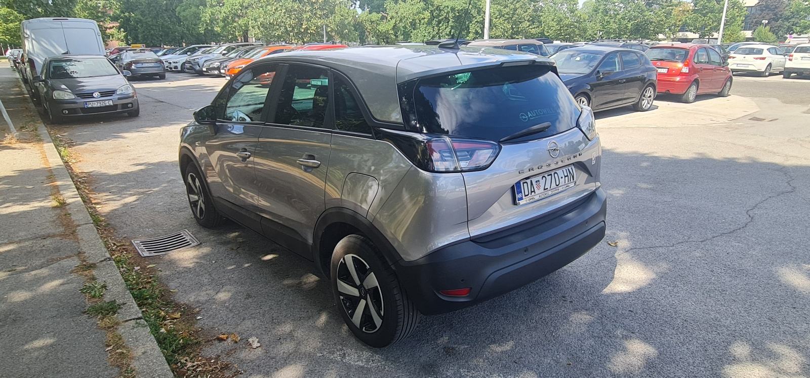 Opel Crossland 1,5 D Edition MT6, 2022, 201.500 km, iz HR, veliki serv, fotografija 3
