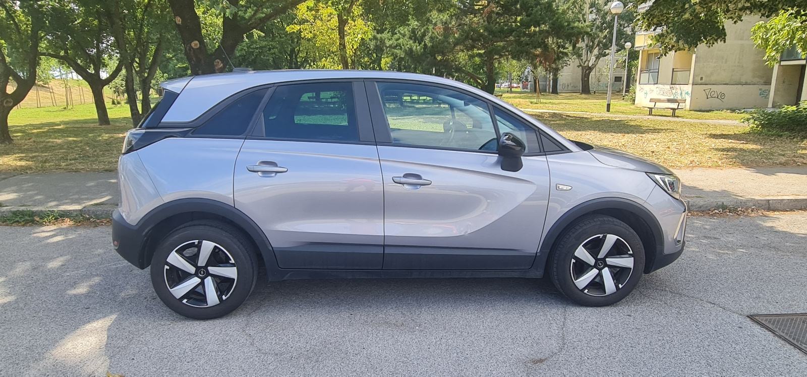 Opel Crossland 1,5 D Edition MT6, 2022, 201.500 km, iz HR, veliki serv, fotografija 5