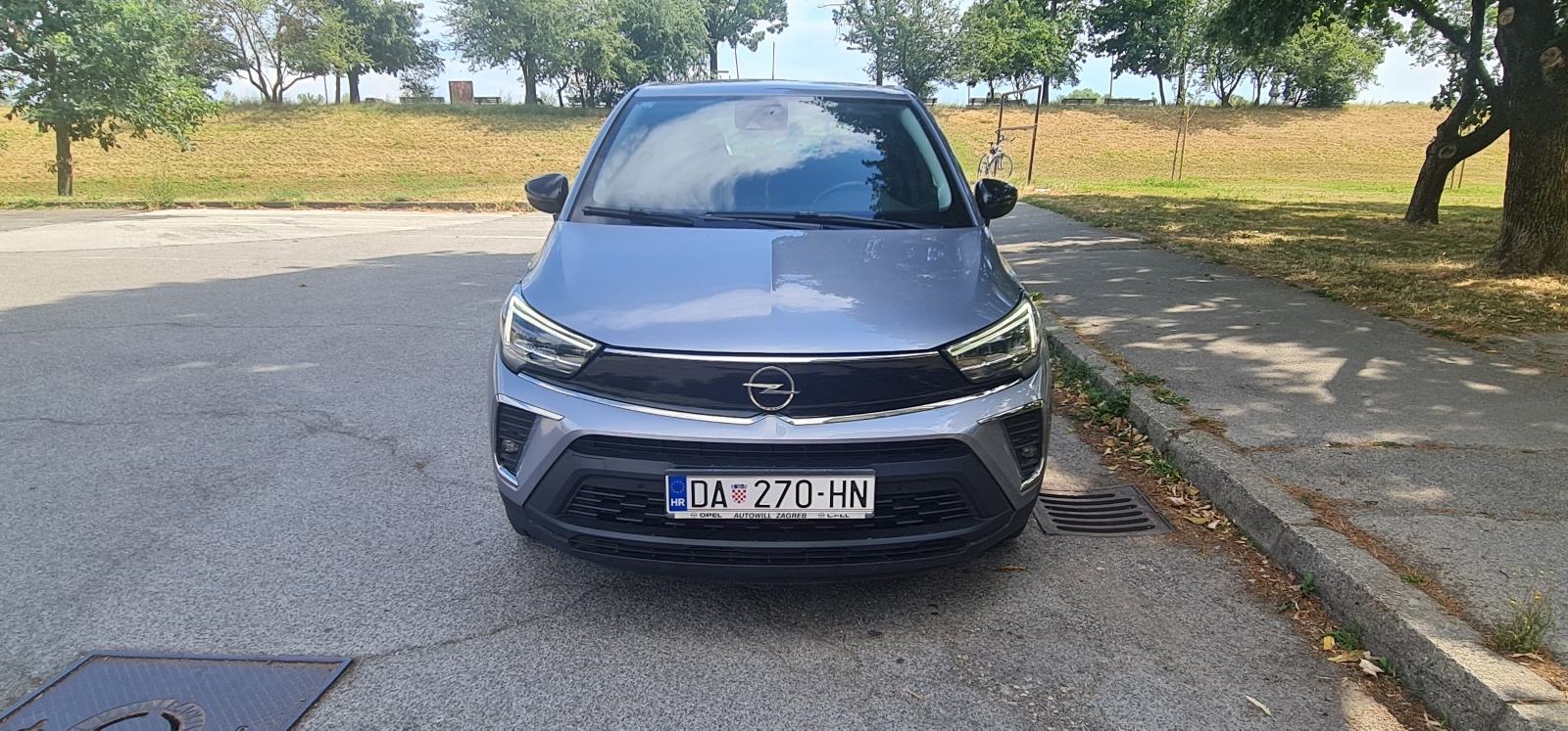 Opel Crossland 1,5 D Edition MT6, 2022, 201.500 km, iz HR, veliki serv, fotografija 7