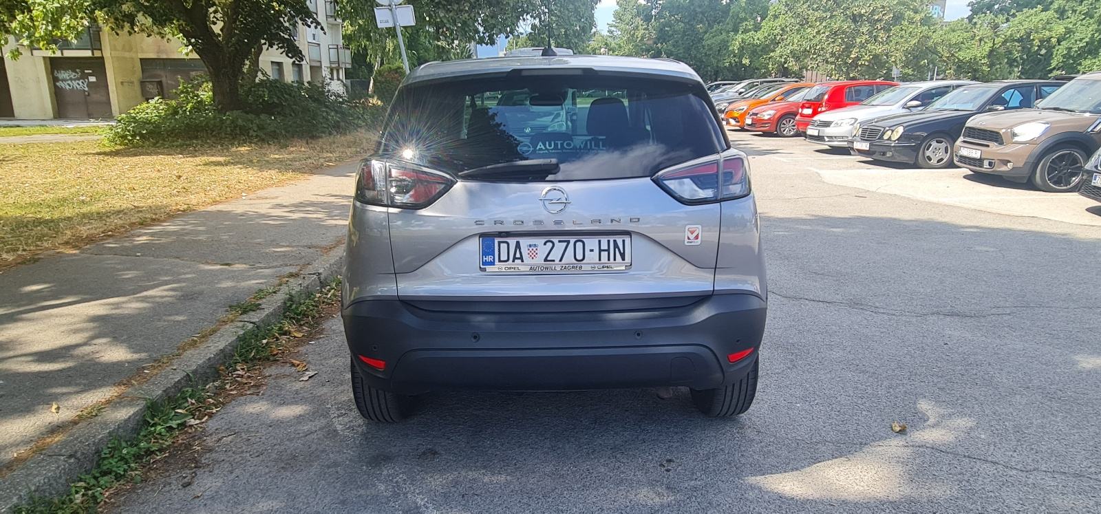 Opel Crossland 1,5 D Edition MT6, 2022, 201.500 km, iz HR, veliki serv, fotografija 8