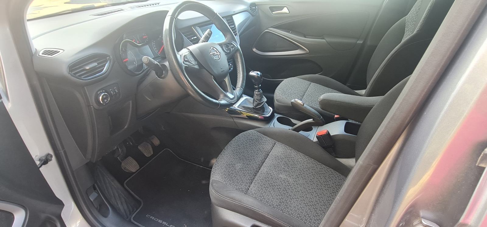 Opel Crossland 1,5 D Edition MT6, 2022, 201.500 km, iz HR, veliki serv, fotografija 9