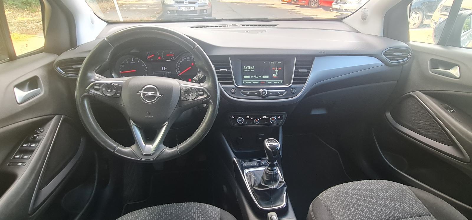 Opel Crossland 1,5 D Edition MT6, 2022, 201.500 km, iz HR, veliki serv, fotografija 11