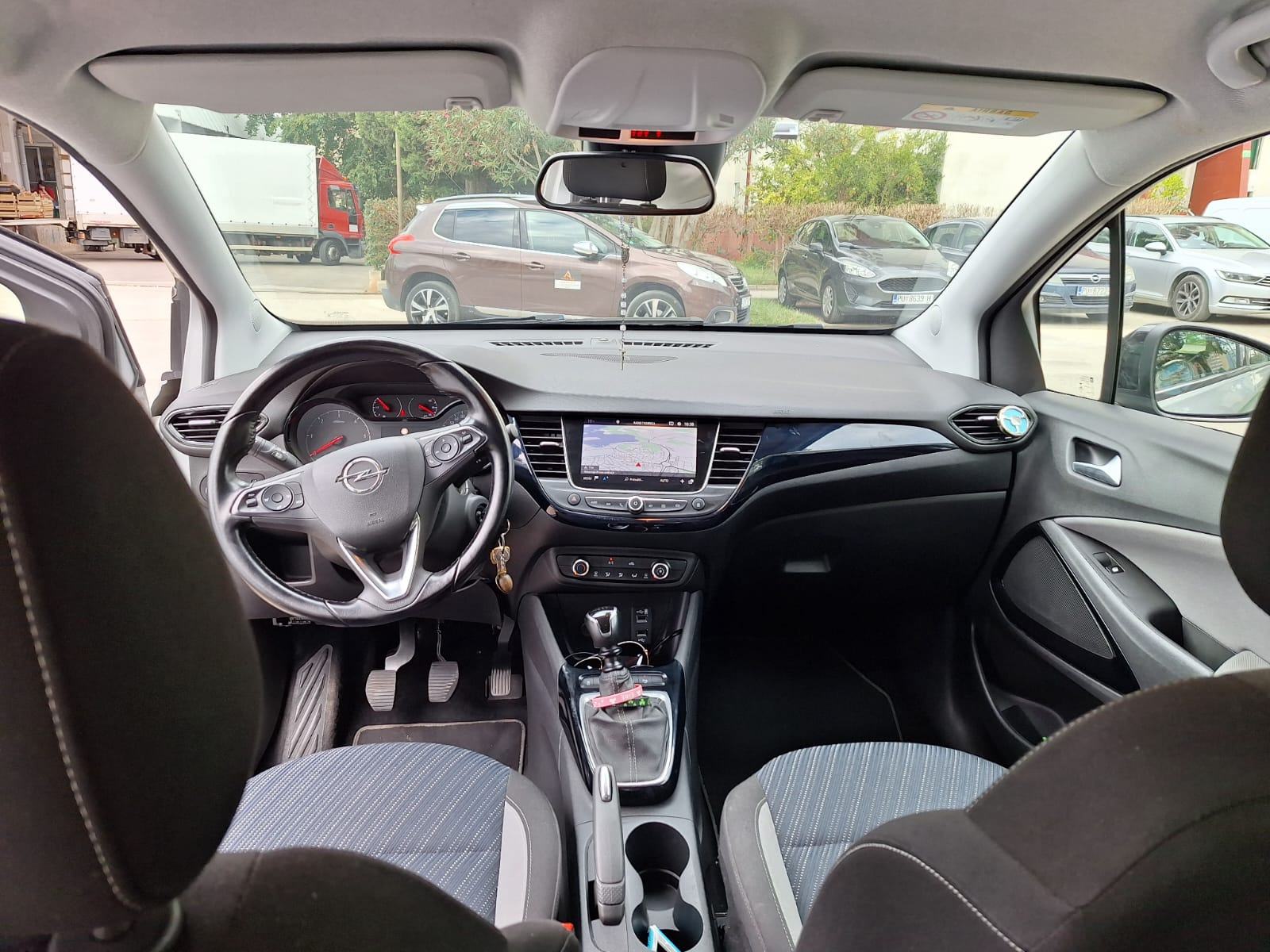 Opel Crossland 1,5, fotografija 10