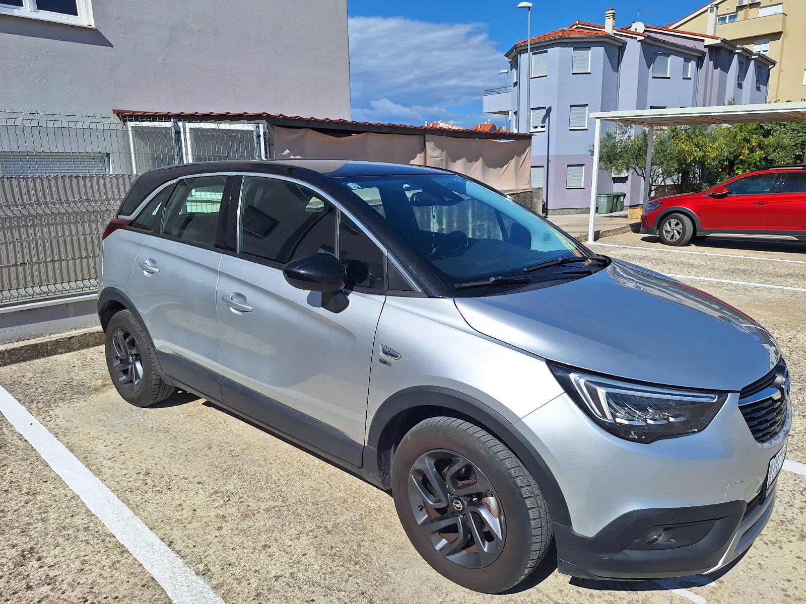Opel Crossland 1,5, fotografija 2