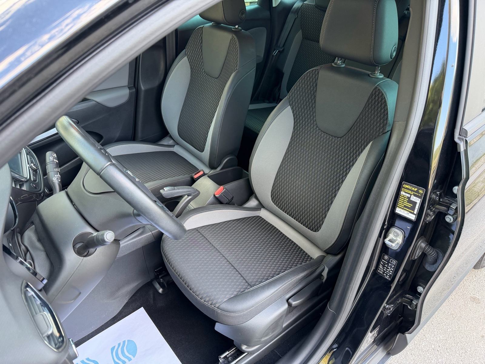 Opel Crossland 1,5, fotografija 11