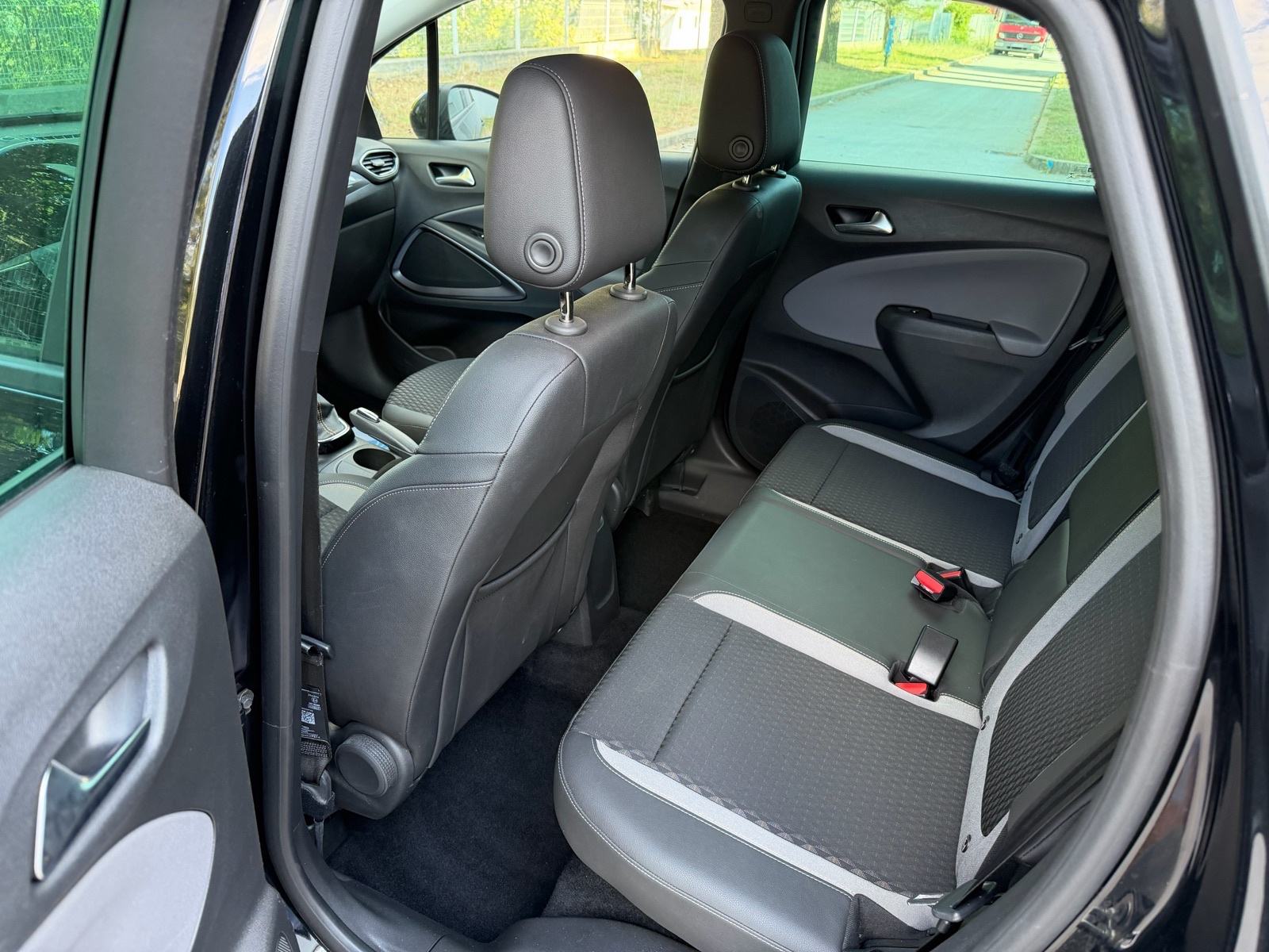 Opel Crossland 1,5, fotografija 18