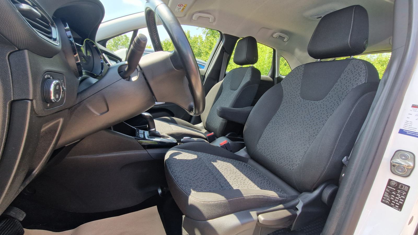 Opel Crossland X 1,5 D 120ks, automatik, LED farovi, kamera, PDV, fotografija 14