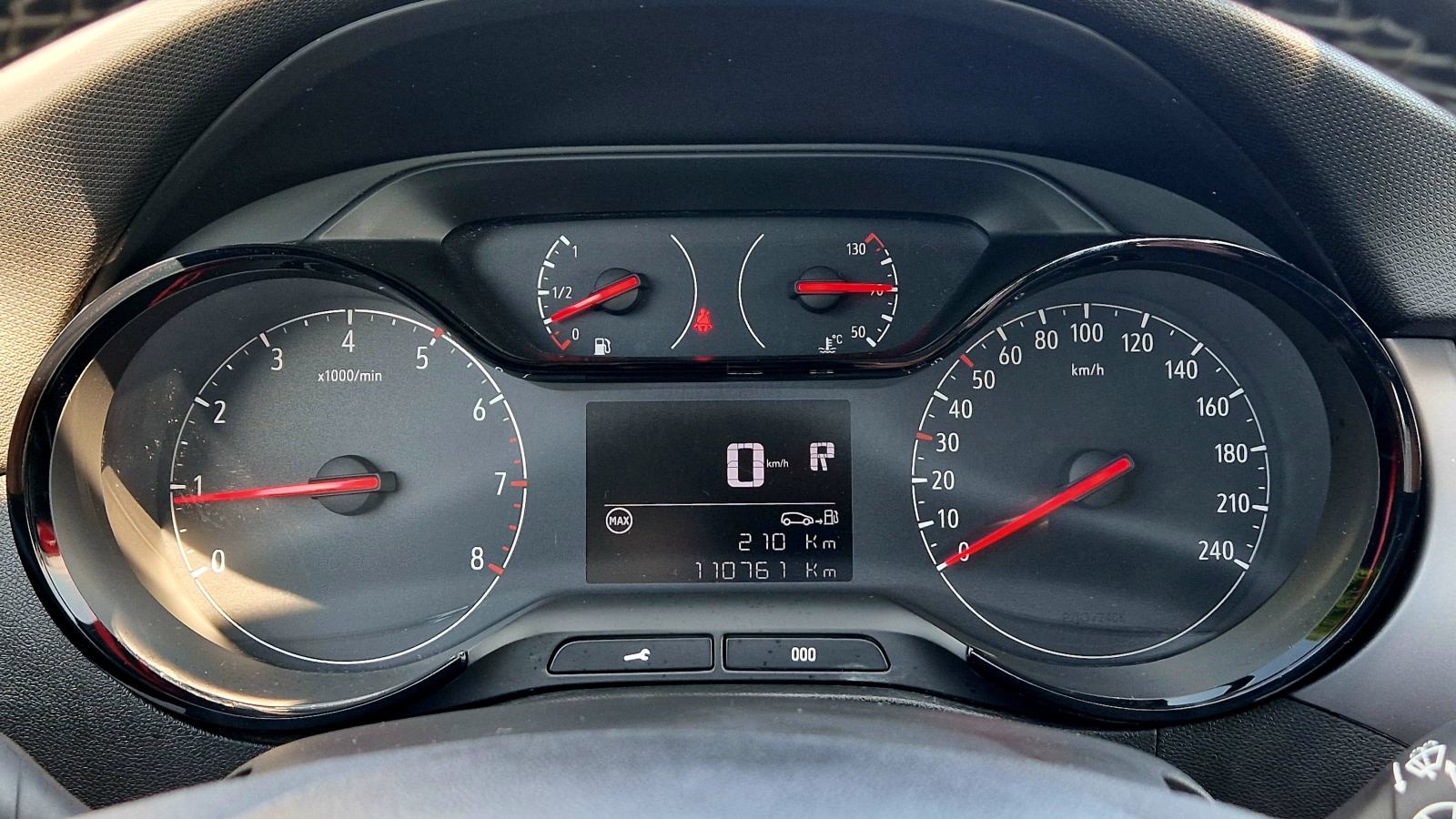 Opel Crossland X 1,5 D 120ks, automatik, LED farovi, kamera, PDV, fotografija 18