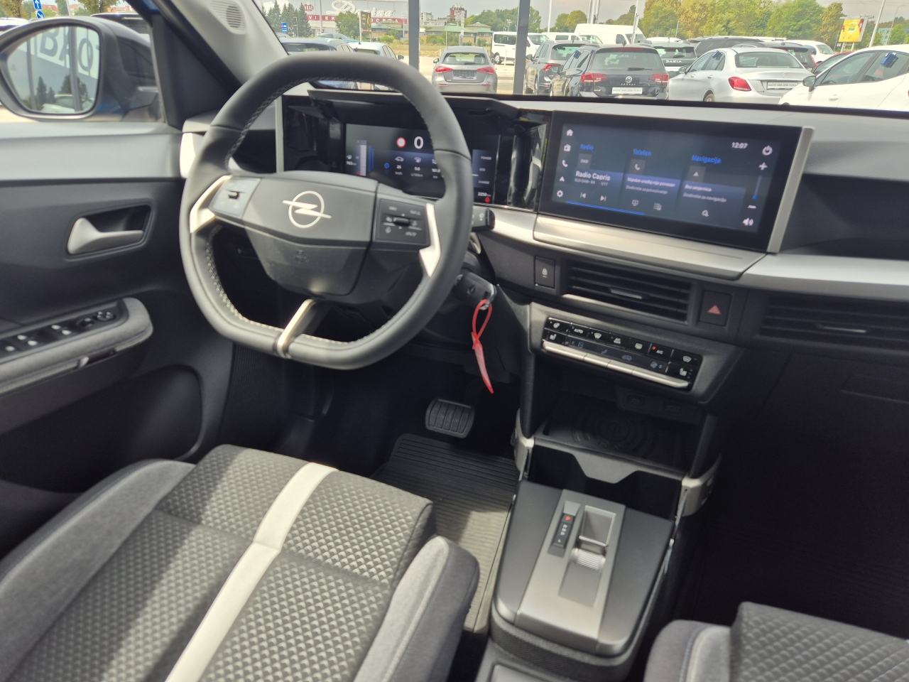 Opel Frontera 1,2 Turbo 136 Hibrid 48V Ultimate Aut., fotografija 13