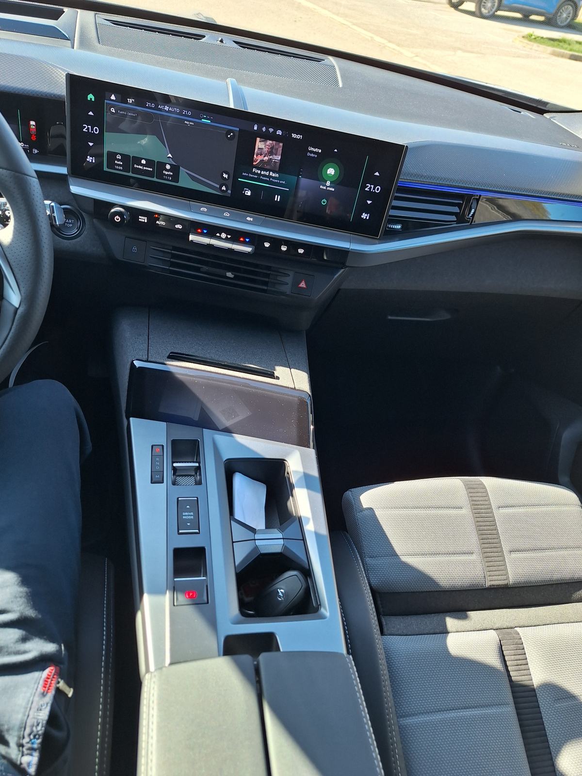 Opel Grandland 1,2 Turbo hybrid, fotografija 12