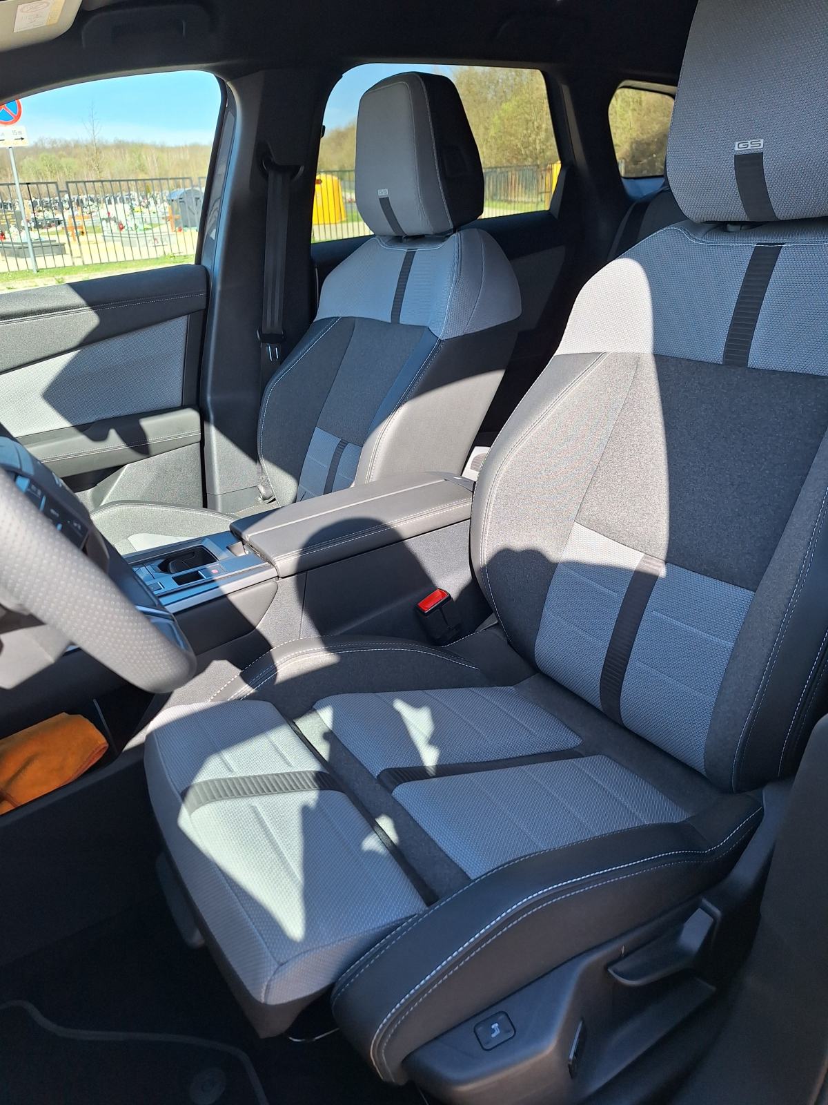 Opel Grandland 1,2 Turbo hybrid, fotografija 13